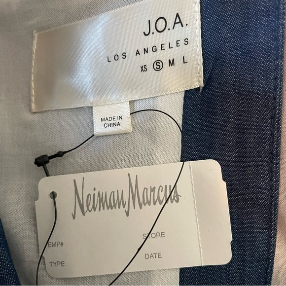 NWT Neiman Marcus Denim Tank with Detail and Open Back - Picture 7 of 7